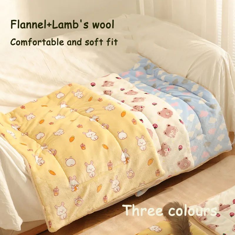 Soft Fleece Pet Blanket for Cats and Dogs